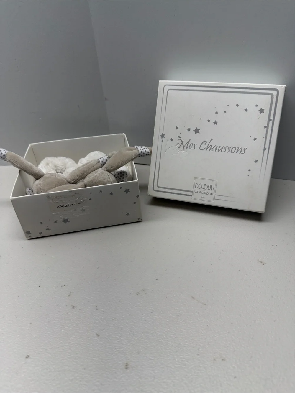DOUDOU ET Compagnie Paris Baby Bunny Slippers Booties White Grey. Box is damaged